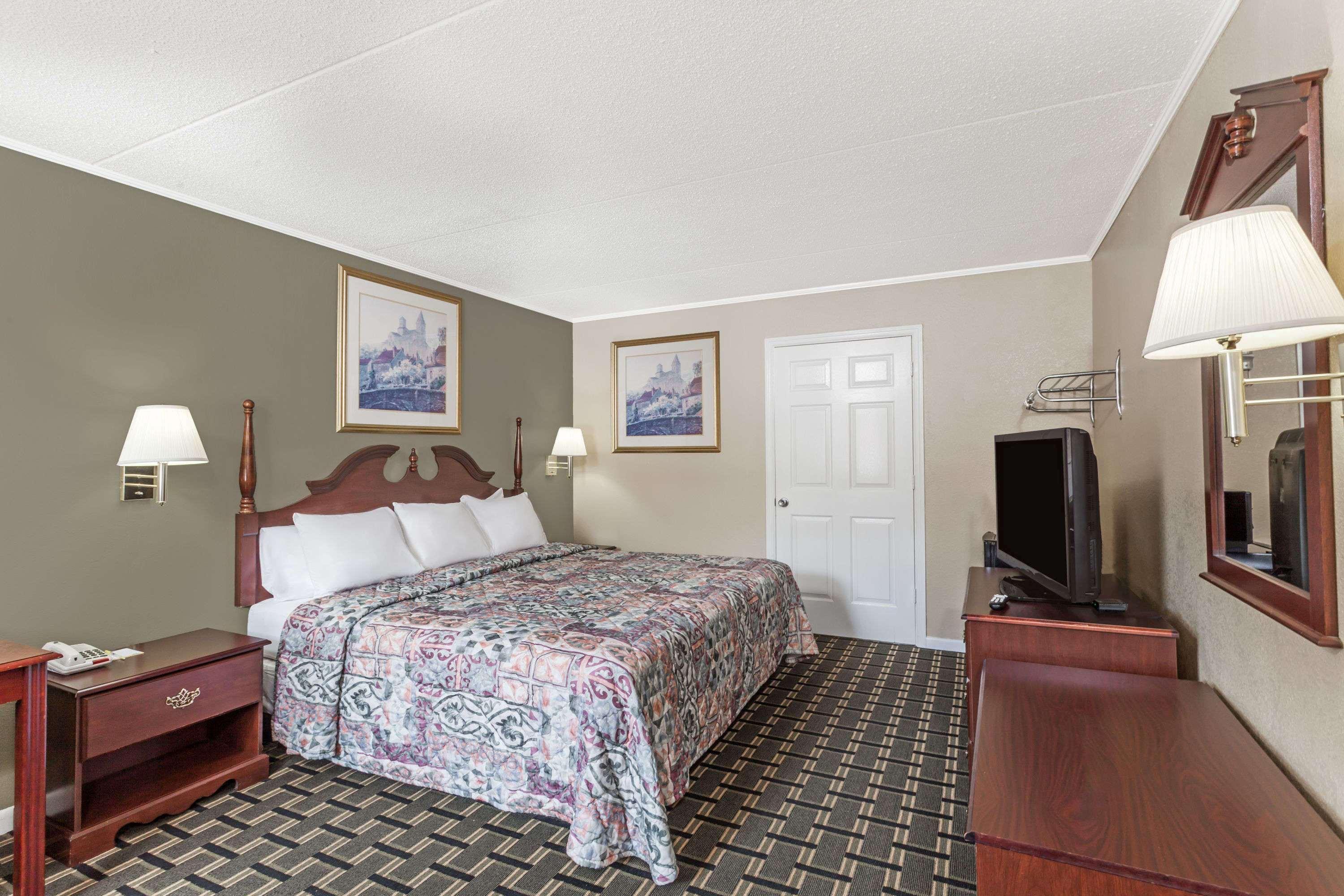 Days Inn By Wyndham Lenoir City Extérieur photo